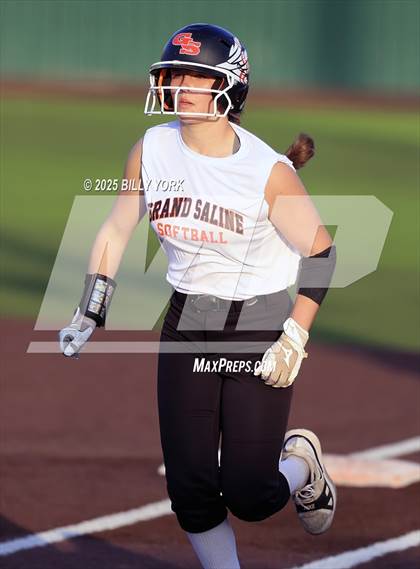 Thumbnail 2 in Grand Saline vs Wills Point photogallery.