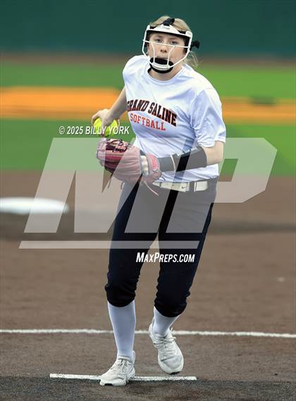 Thumbnail 1 in Grand Saline vs Wills Point photogallery.