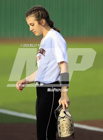 Thumbnail 3 in Grand Saline vs Wills Point photogallery.
