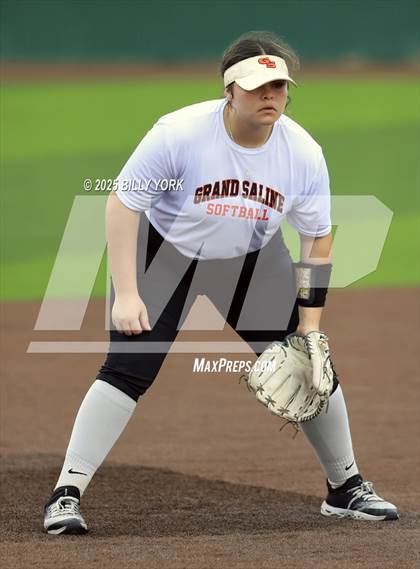 Thumbnail 2 in Grand Saline vs Wills Point photogallery.