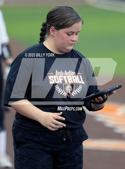 Thumbnail 1 in Grand Saline vs Wills Point photogallery.