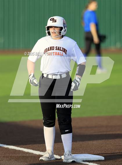 Thumbnail 3 in Grand Saline vs Wills Point photogallery.