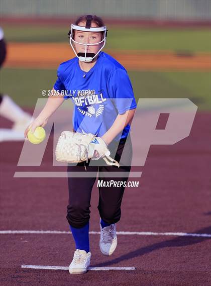Thumbnail 1 in Grand Saline vs Wills Point photogallery.