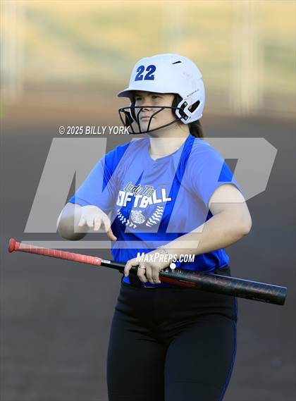 Thumbnail 2 in Grand Saline vs Wills Point photogallery.