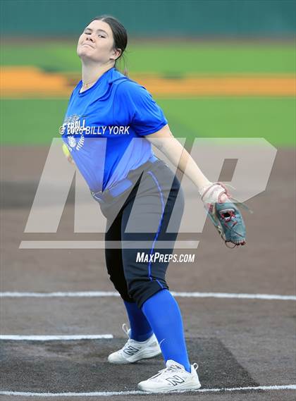 Thumbnail 2 in Grand Saline vs Wills Point photogallery.