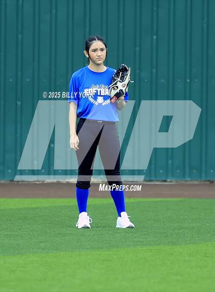 Thumbnail 3 in Grand Saline vs Wills Point photogallery.
