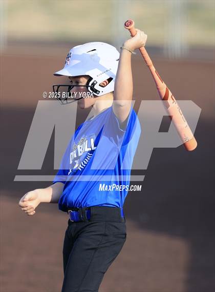 Thumbnail 2 in Grand Saline vs Wills Point photogallery.