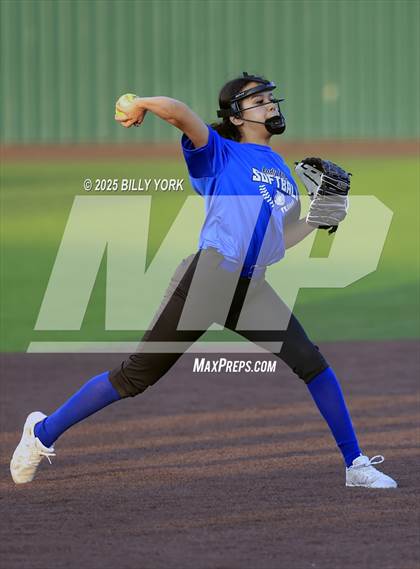 Thumbnail 3 in Grand Saline vs Wills Point photogallery.