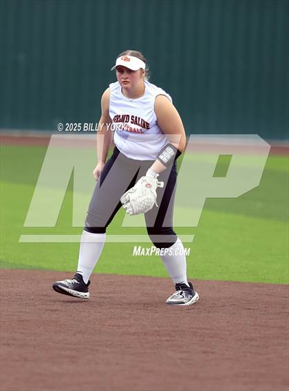 Thumbnail 1 in Grand Saline vs Wills Point photogallery.