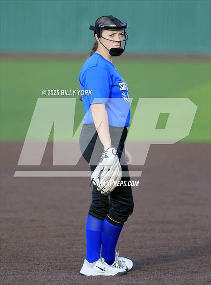 Thumbnail 2 in Grand Saline vs Wills Point photogallery.