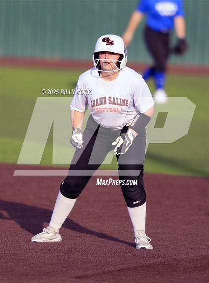 Thumbnail 3 in Grand Saline vs Wills Point photogallery.