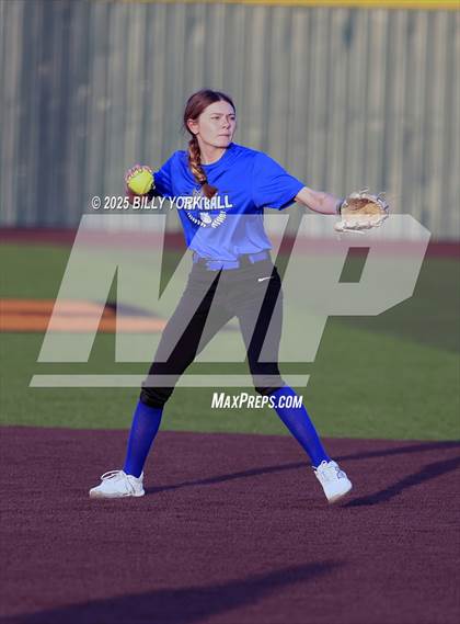 Thumbnail 3 in Grand Saline vs Wills Point photogallery.