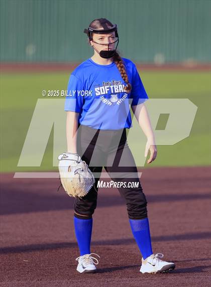 Thumbnail 3 in Grand Saline vs Wills Point photogallery.