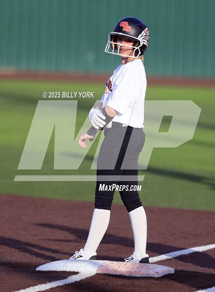 Thumbnail 3 in Grand Saline vs Wills Point photogallery.