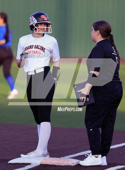 Thumbnail 2 in Grand Saline vs Wills Point photogallery.