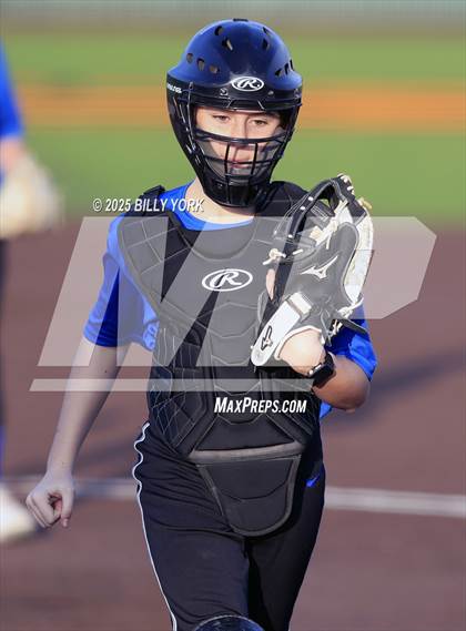 Thumbnail 2 in Grand Saline vs Wills Point photogallery.