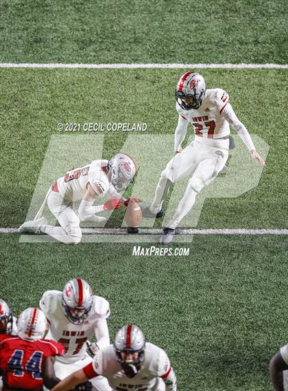 Thumbnail 3 in Irwin County vs. Brooks County (GHSA 1A Public Championship) photogallery.