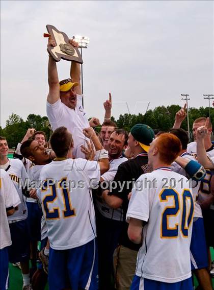 Thumbnail 2 in Bayport-Blue Point vs. Cazenovia (NYSPHSAA Class C Final) photogallery.