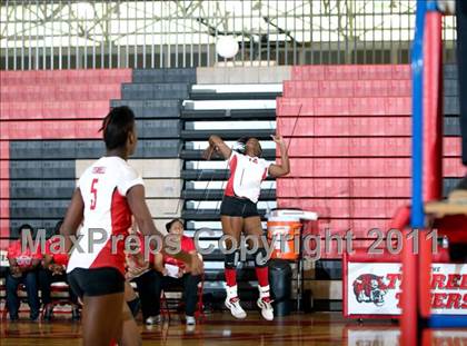 Thumbnail 2 in Ennis @ Terrell photogallery.