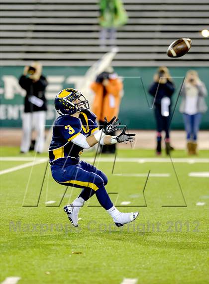 Thumbnail 2 in Granite Bay vs. Oak Ridge (CIF SJS D1 Final) photogallery.