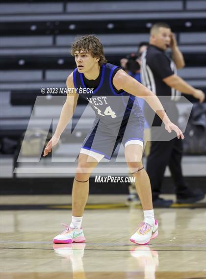 Thumbnail 3 in Olathe West vs Rock Bridge (Norm Stewart Classic) photogallery.