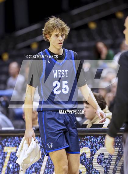 Thumbnail 2 in Olathe West vs Rock Bridge (Norm Stewart Classic) photogallery.