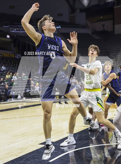 Thumbnail 2 in Olathe West vs Rock Bridge (Norm Stewart Classic) photogallery.