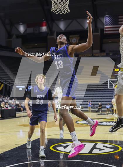 Thumbnail 3 in Olathe West vs Rock Bridge (Norm Stewart Classic) photogallery.