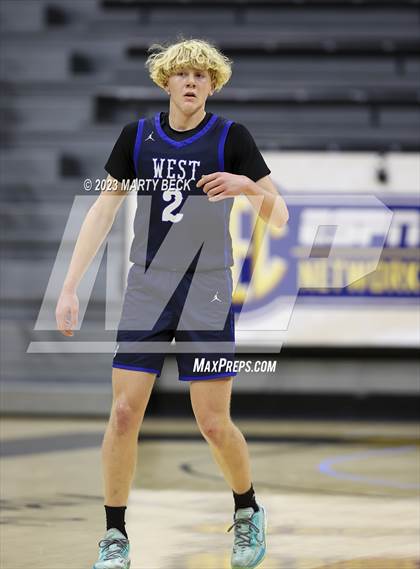 Thumbnail 3 in Olathe West vs Rock Bridge (Norm Stewart Classic) photogallery.