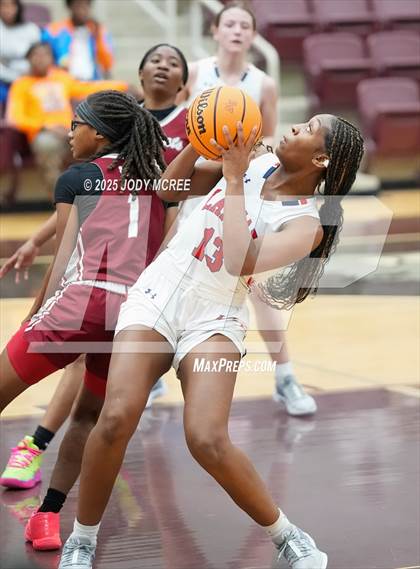 Thumbnail 2 in Lamar vs. Louisville photogallery.