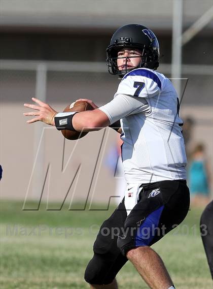 Thumbnail 1 in Windward vs. Hamilton photogallery.