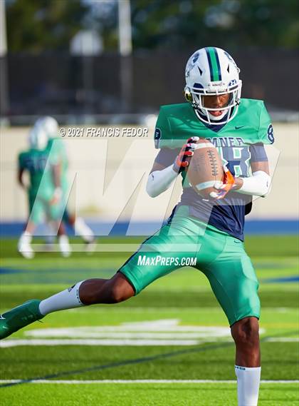 Thumbnail 2 in Hernando vs. Sumner (Kickoff Classic) photogallery.