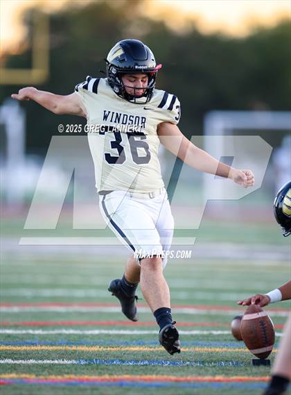 Thumbnail 1 in Miramonte @ Windsor photogallery.
