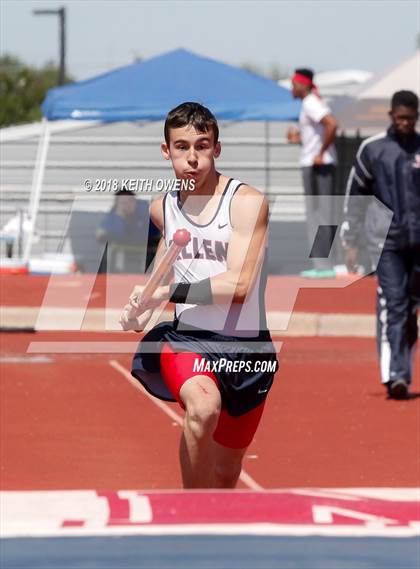 Thumbnail 2 in UIL 5A & 6A Area 05/06 Track Meet photogallery.