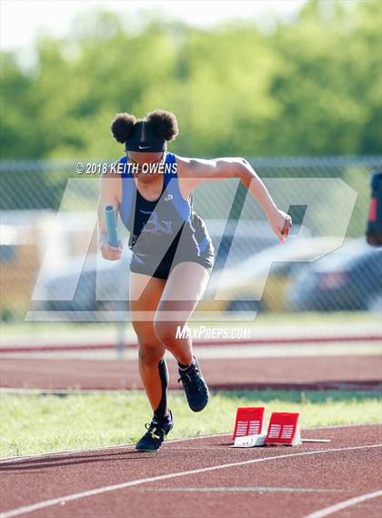 Thumbnail 2 in UIL 5A & 6A Area 05/06 Track Meet photogallery.