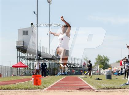 Thumbnail 2 in UIL 5A & 6A Area 05/06 Track Meet photogallery.