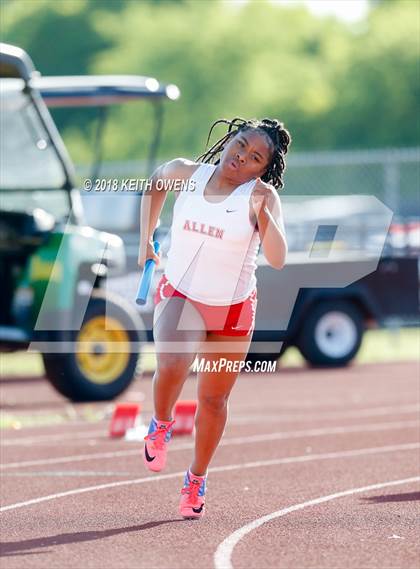 Thumbnail 2 in UIL 5A & 6A Area 05/06 Track Meet photogallery.