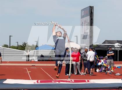 Thumbnail 3 in UIL 5A & 6A Area 05/06 Track Meet photogallery.