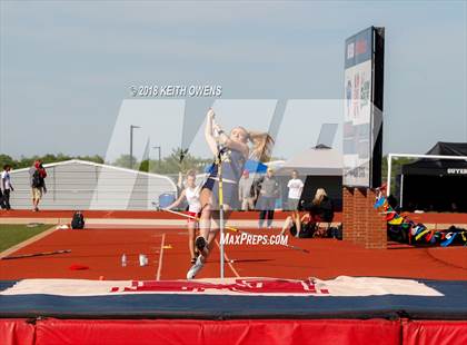 Thumbnail 1 in UIL 5A & 6A Area 05/06 Track Meet photogallery.