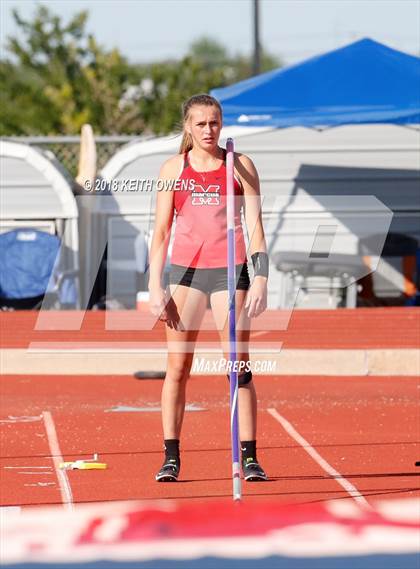 Thumbnail 3 in UIL 5A & 6A Area 05/06 Track Meet photogallery.