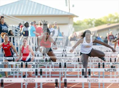 Thumbnail 1 in UIL 5A & 6A Area 05/06 Track Meet photogallery.