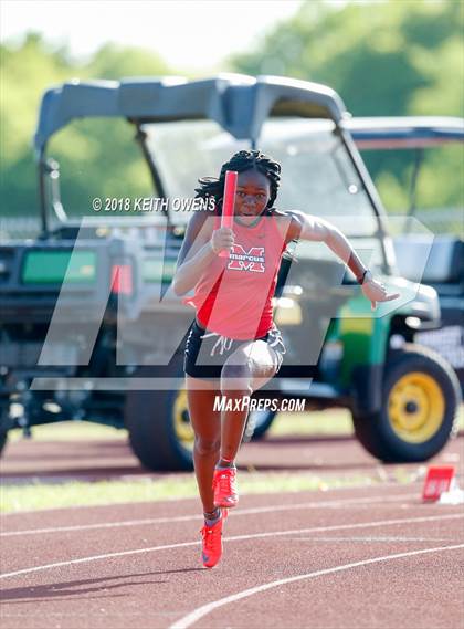 Thumbnail 1 in UIL 5A & 6A Area 05/06 Track Meet photogallery.