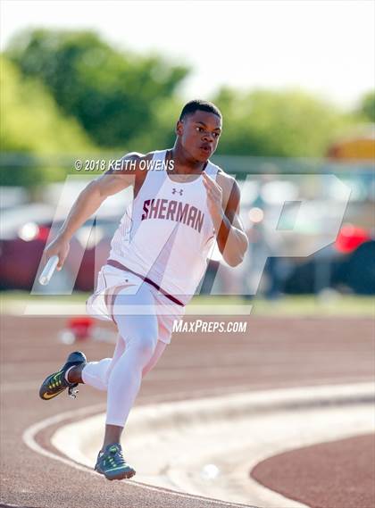 Thumbnail 3 in UIL 5A & 6A Area 05/06 Track Meet photogallery.