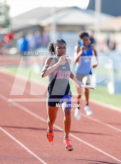Thumbnail 3 in UIL 5A & 6A Area 05/06 Track Meet photogallery.