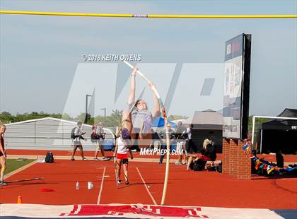 Thumbnail 1 in UIL 5A & 6A Area 05/06 Track Meet photogallery.