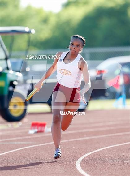 Thumbnail 2 in UIL 5A & 6A Area 05/06 Track Meet photogallery.