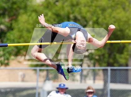 Thumbnail 3 in UIL 5A & 6A Area 05/06 Track Meet photogallery.