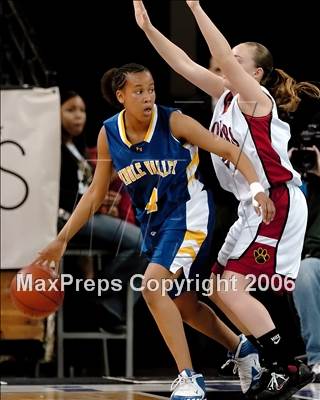 Thumbnail 2 in Pinole Valley vs. Carondelet (CIF NorCal D2 Final) photogallery.