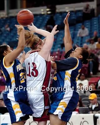Thumbnail 2 in Pinole Valley vs. Carondelet (CIF NorCal D2 Final) photogallery.