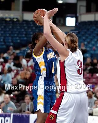 Thumbnail 1 in Pinole Valley vs. Carondelet (CIF NorCal D2 Final) photogallery.